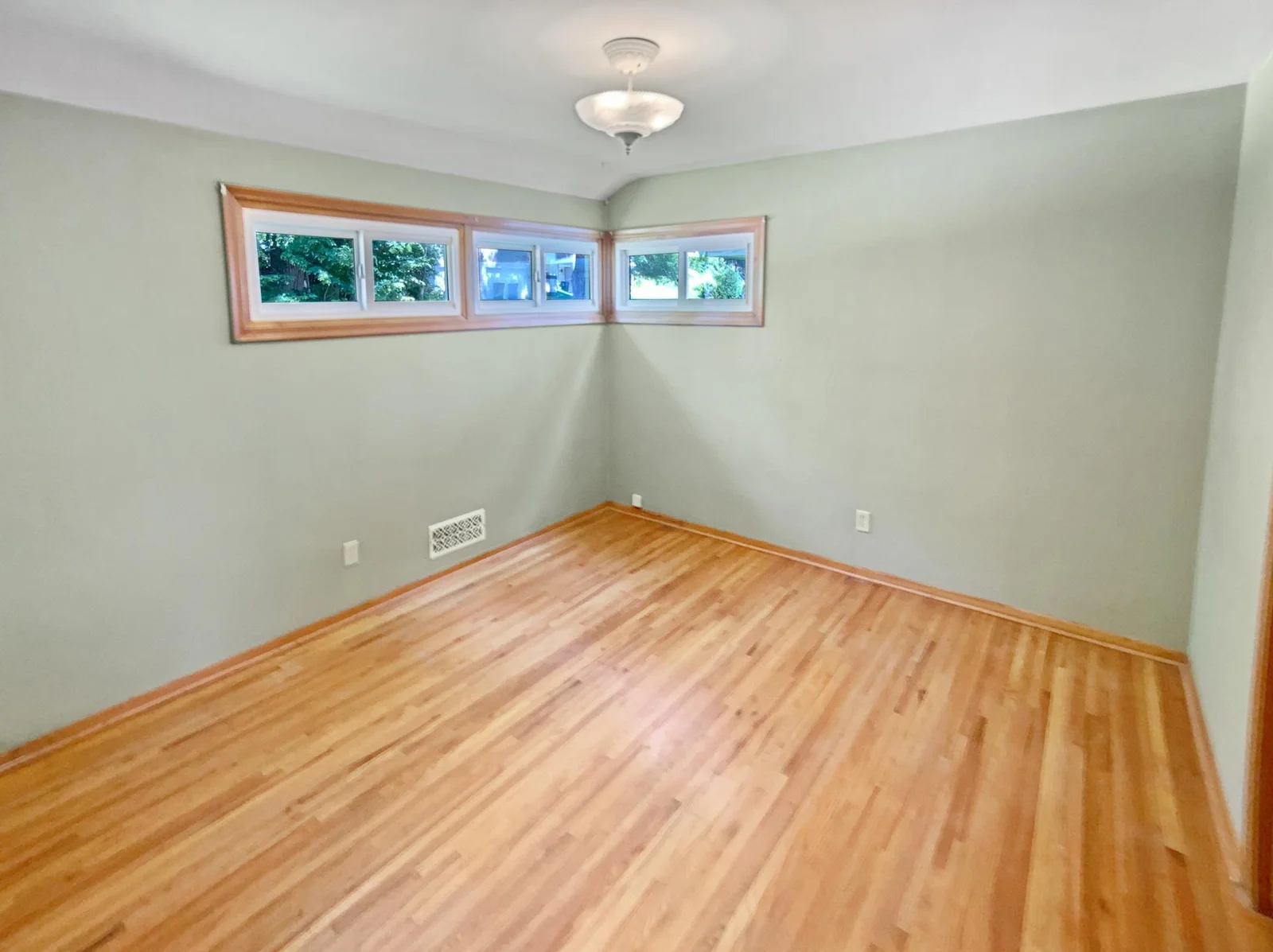 listing_14.jpg