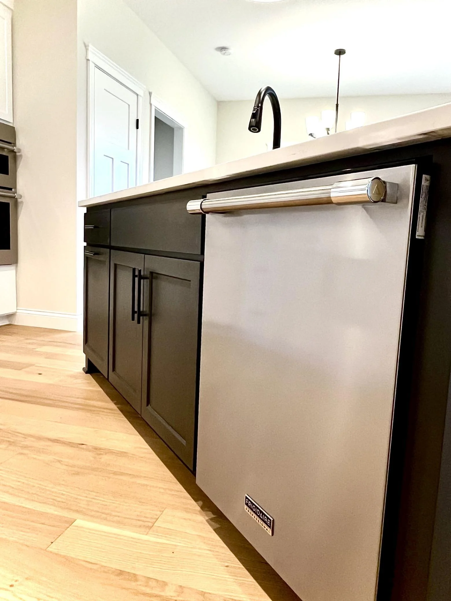 Center Island Dish-Washer.jpg