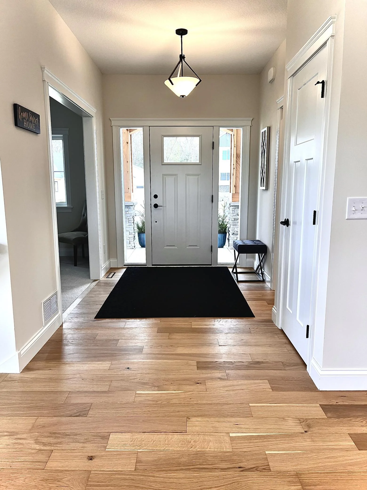 Foyer.jpg