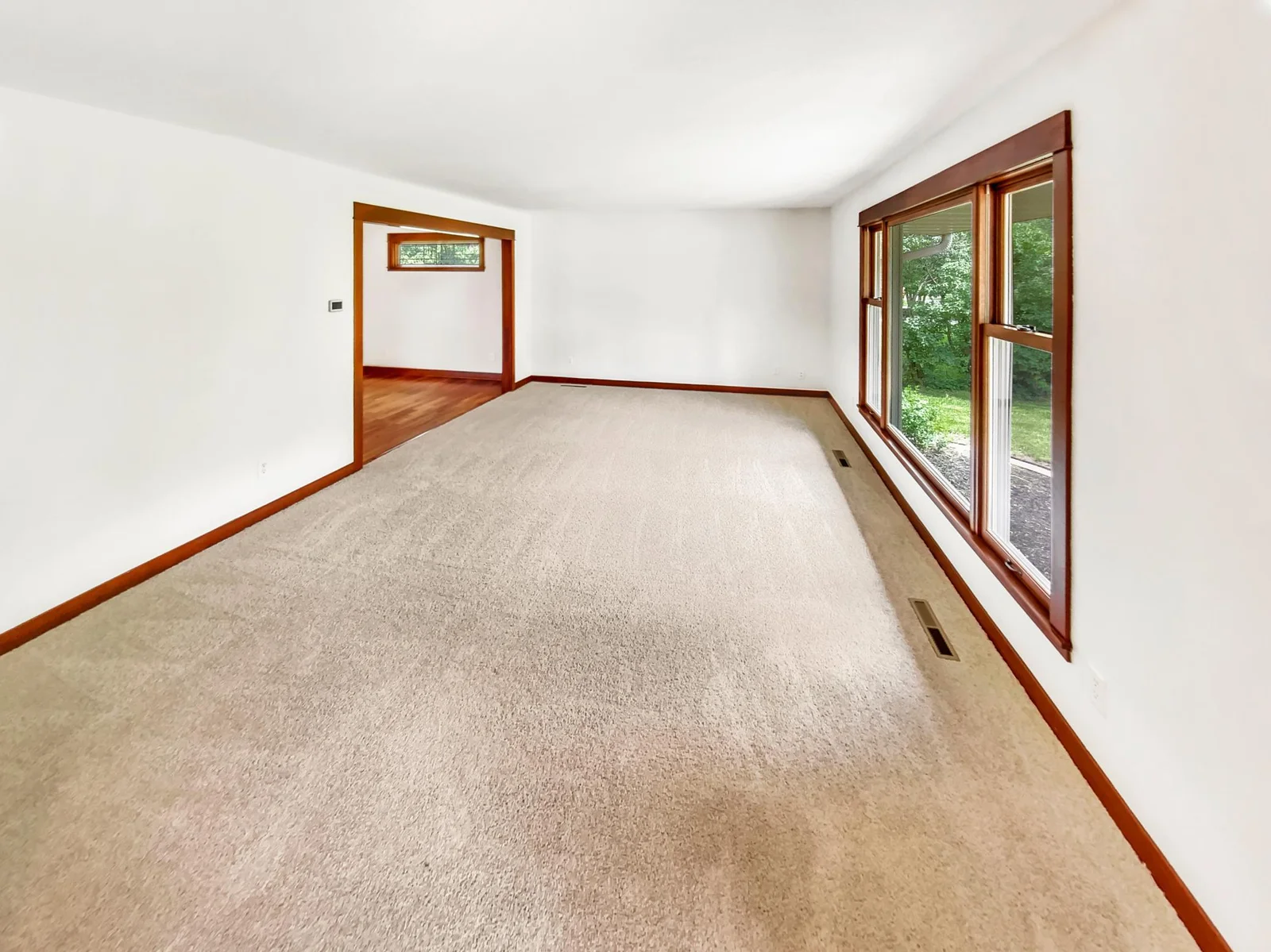 listing_2.jpg