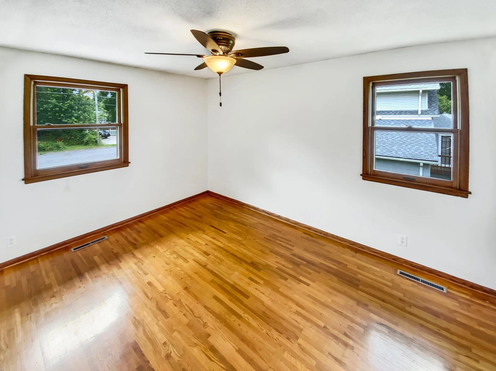 listing_4.jpg