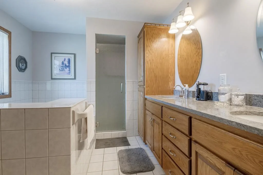 Private Full Bath-Walk-in Shower