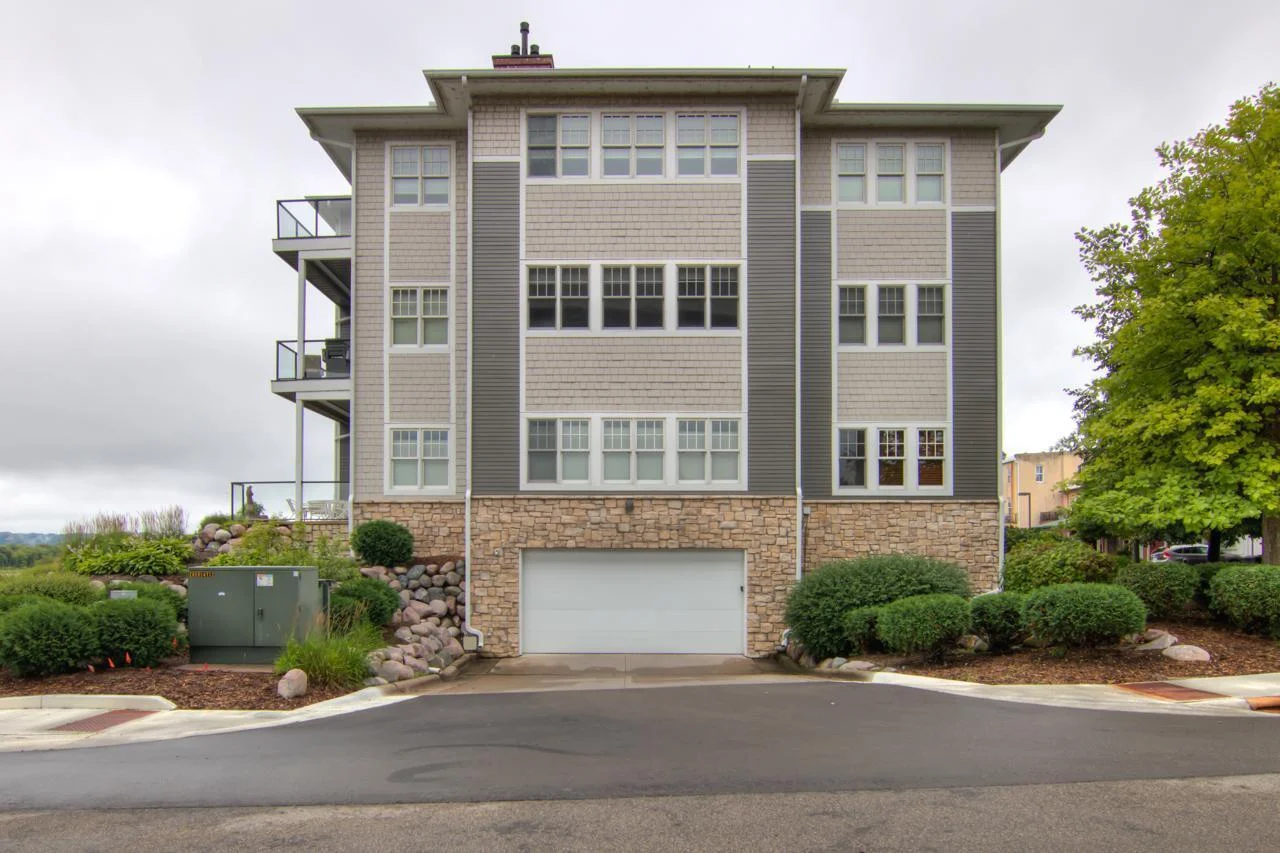 37-20-Exterior-13.jpg