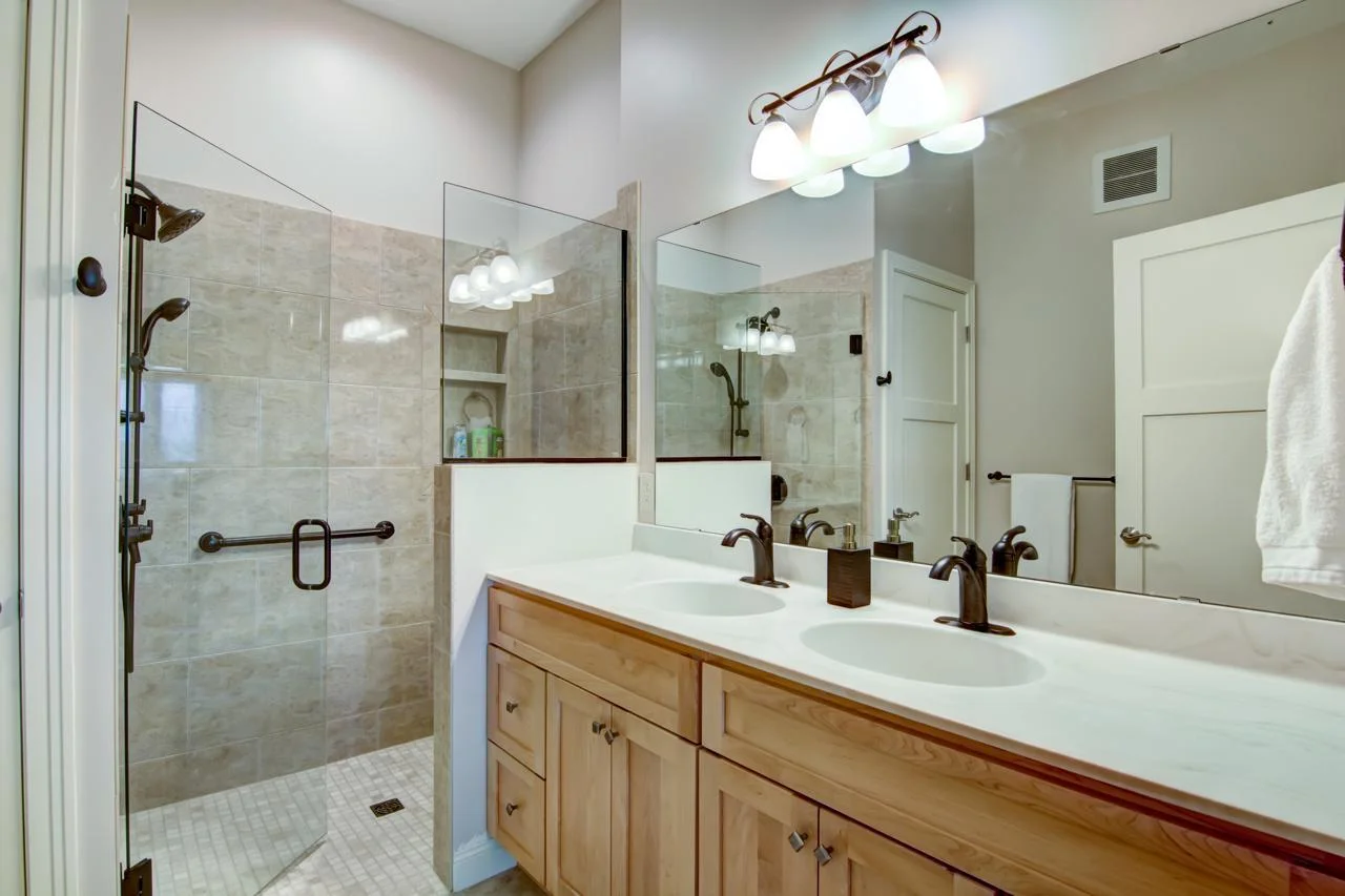 16-07-Master-Bathroom-2.jpg