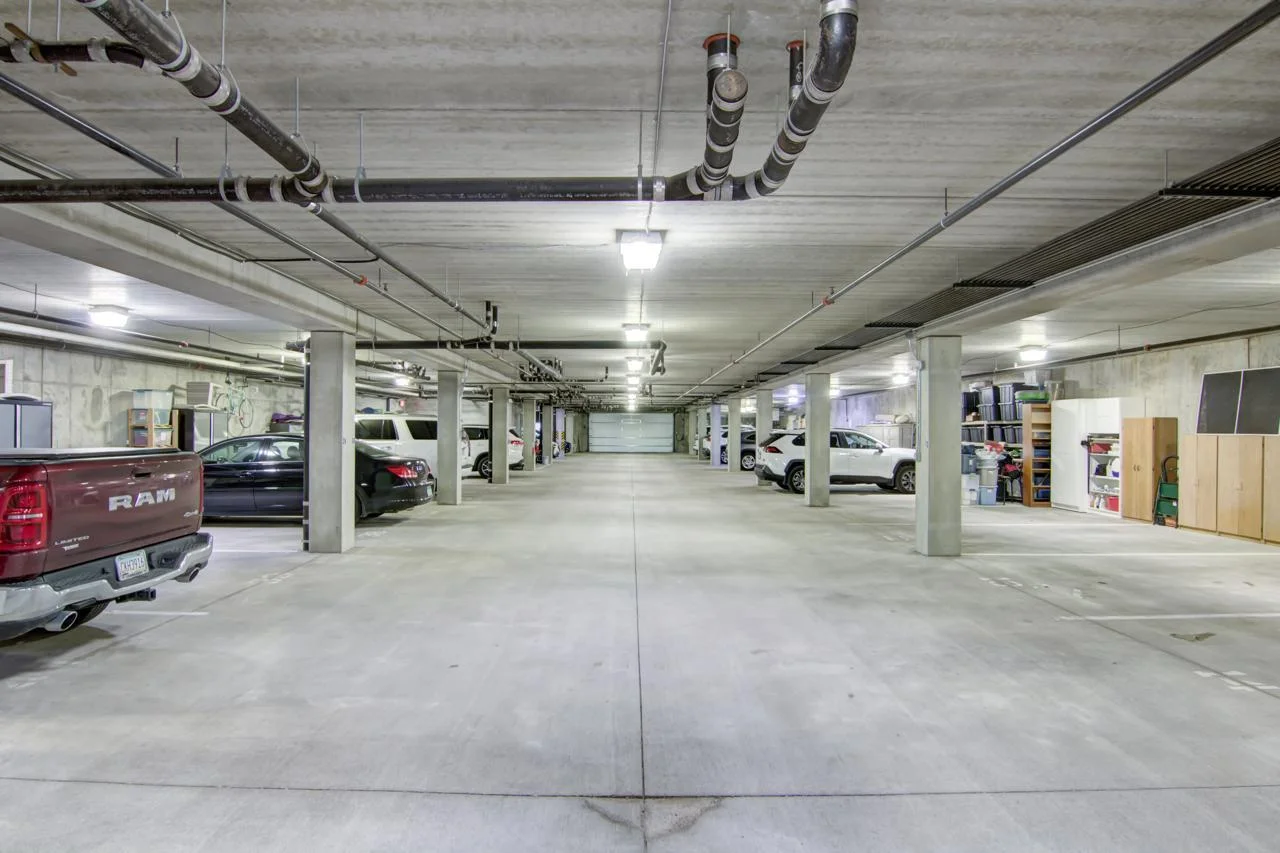 23-17-Garage-3.jpg