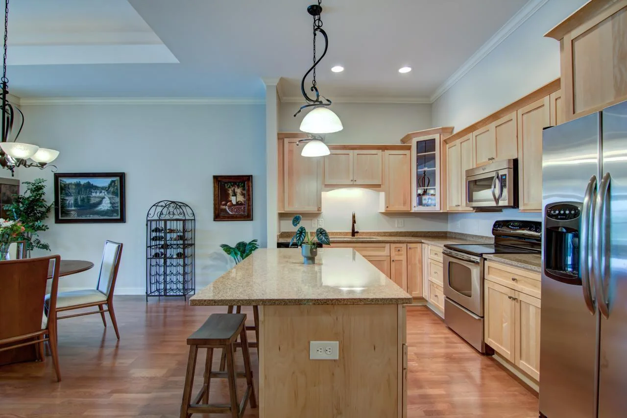 4-03-Kitchen-1.jpg