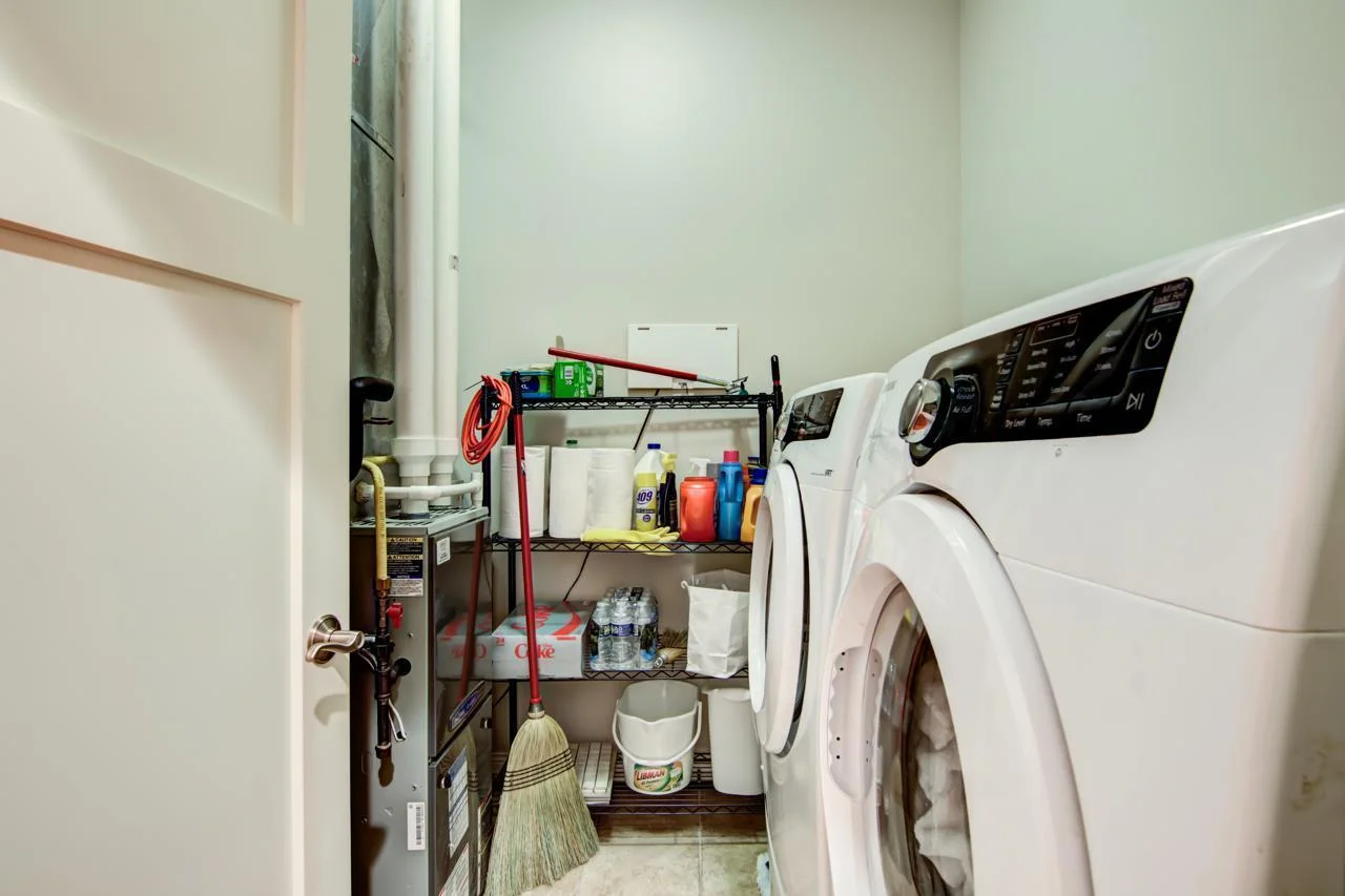 20-15-Laundry-1.jpg