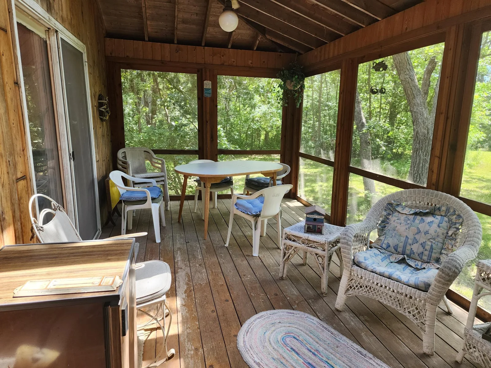 Screened in porch (2).jpg