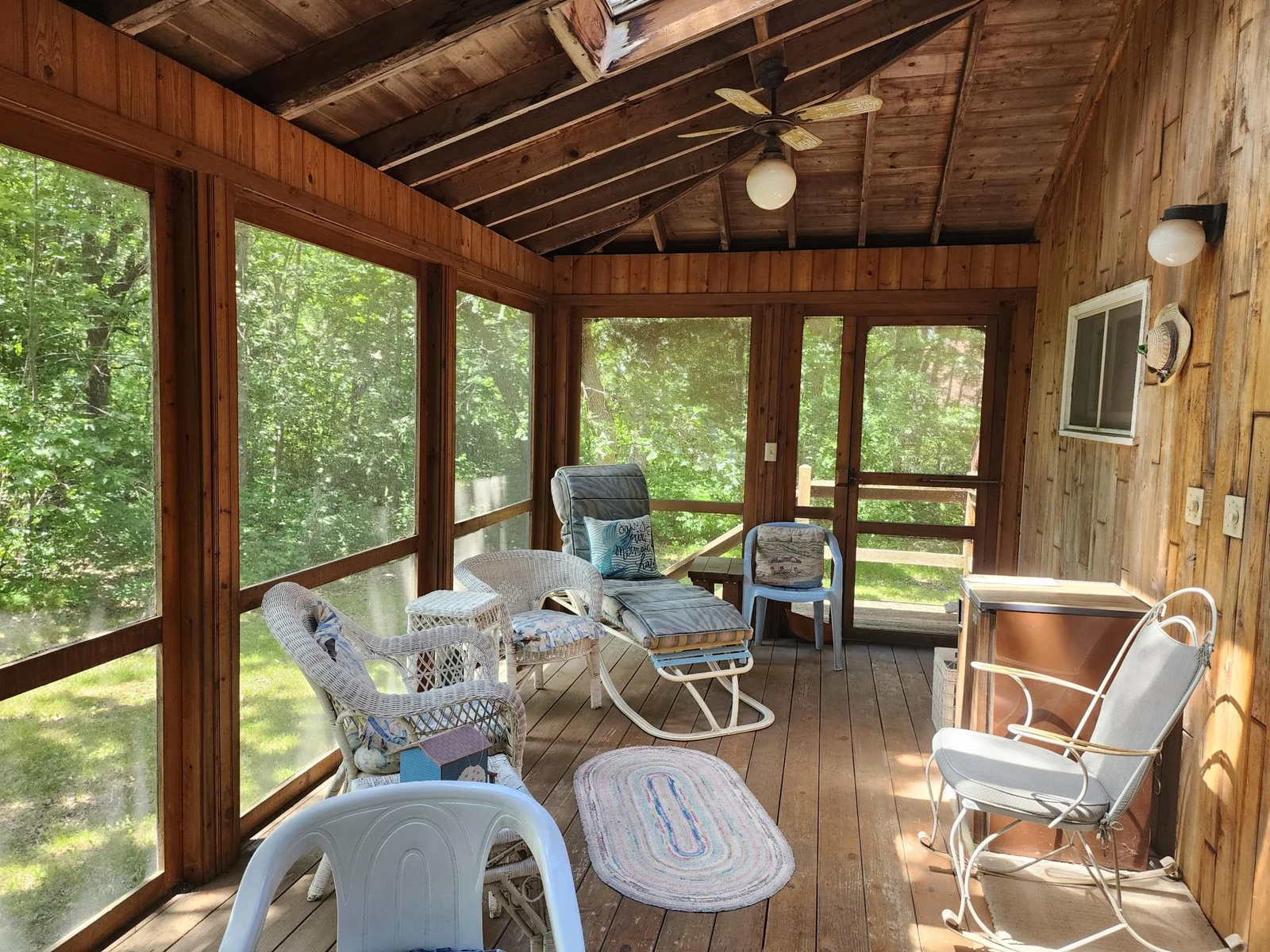 Screened in porch.jpg