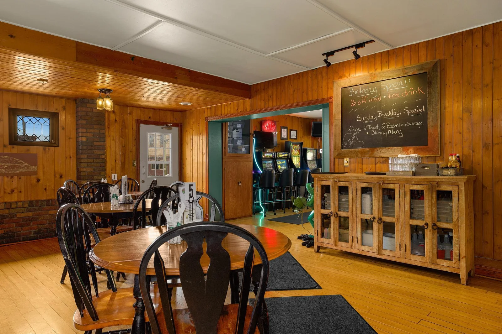 First dining room.
