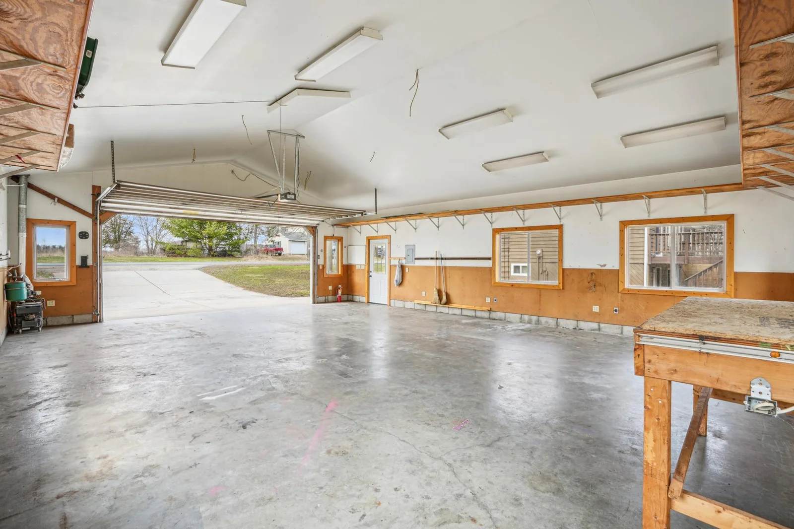 2+ huge garage - finished, insulated and heated