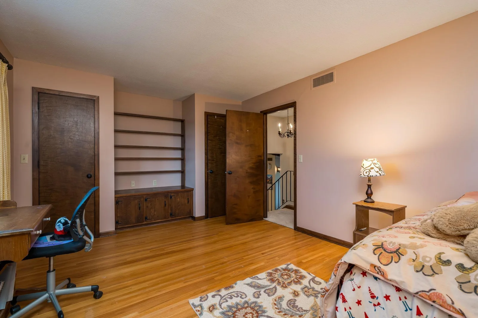 20-web-or-mls-829-church-st.jpg