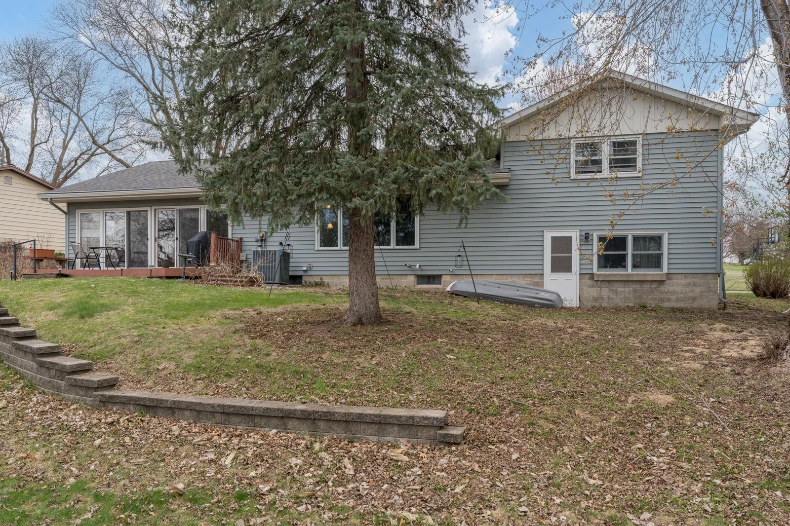 28-web-or-mls-829-church-st.jpg