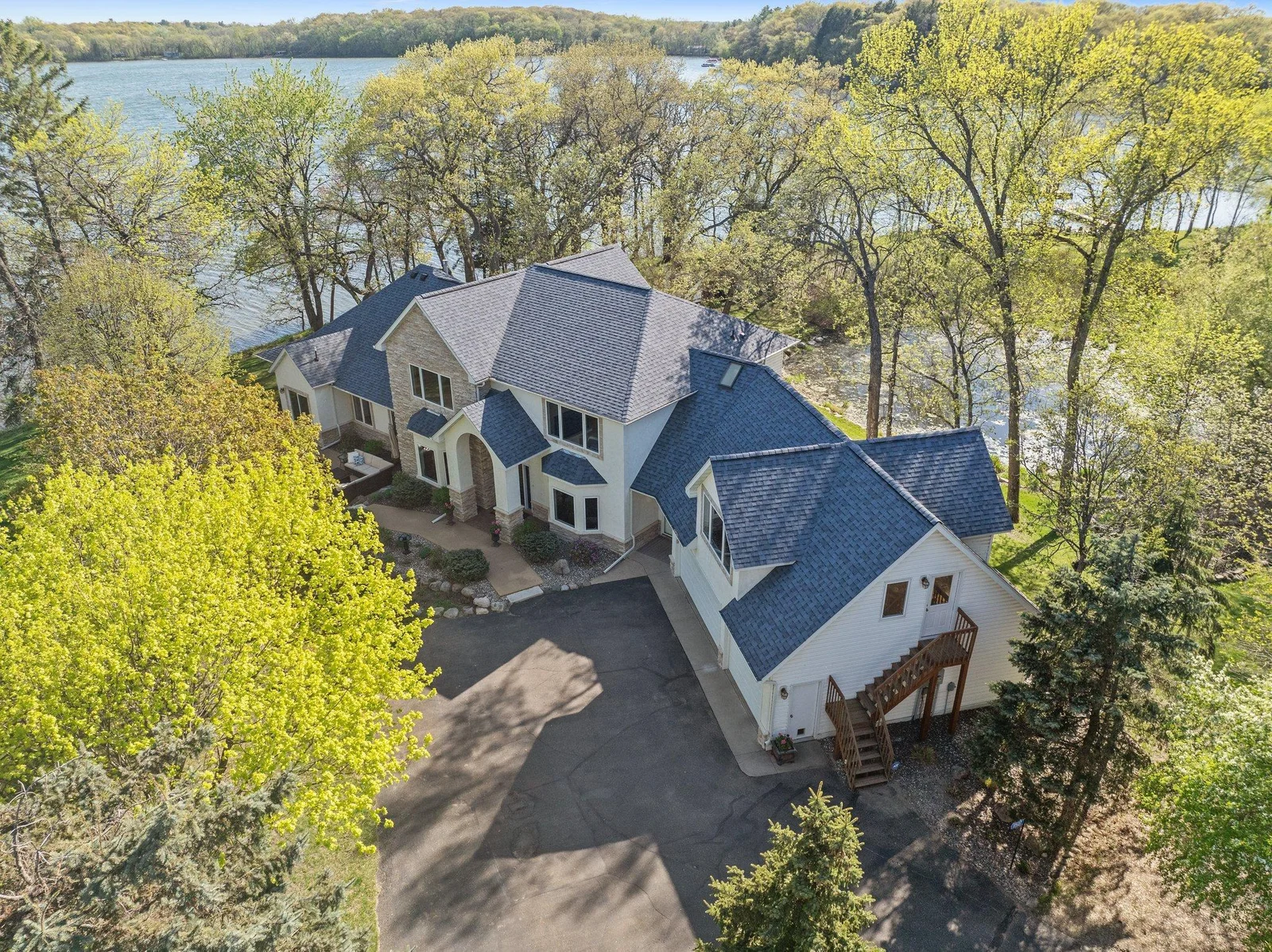 Stunning Custom Built Property with over 5,000 finished sq ft of Panoramic Views!
