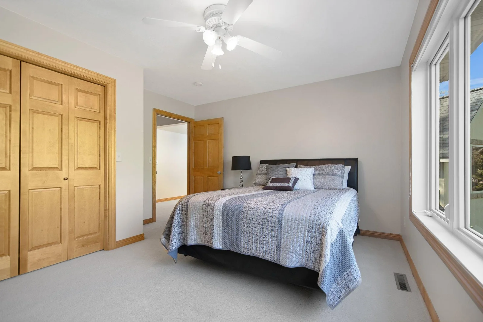 Additional 2nd upper level bedroom.