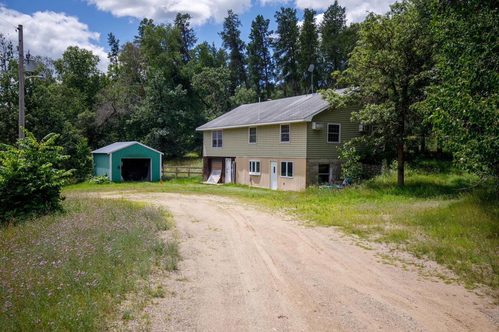 22901 240th Street, Nevis