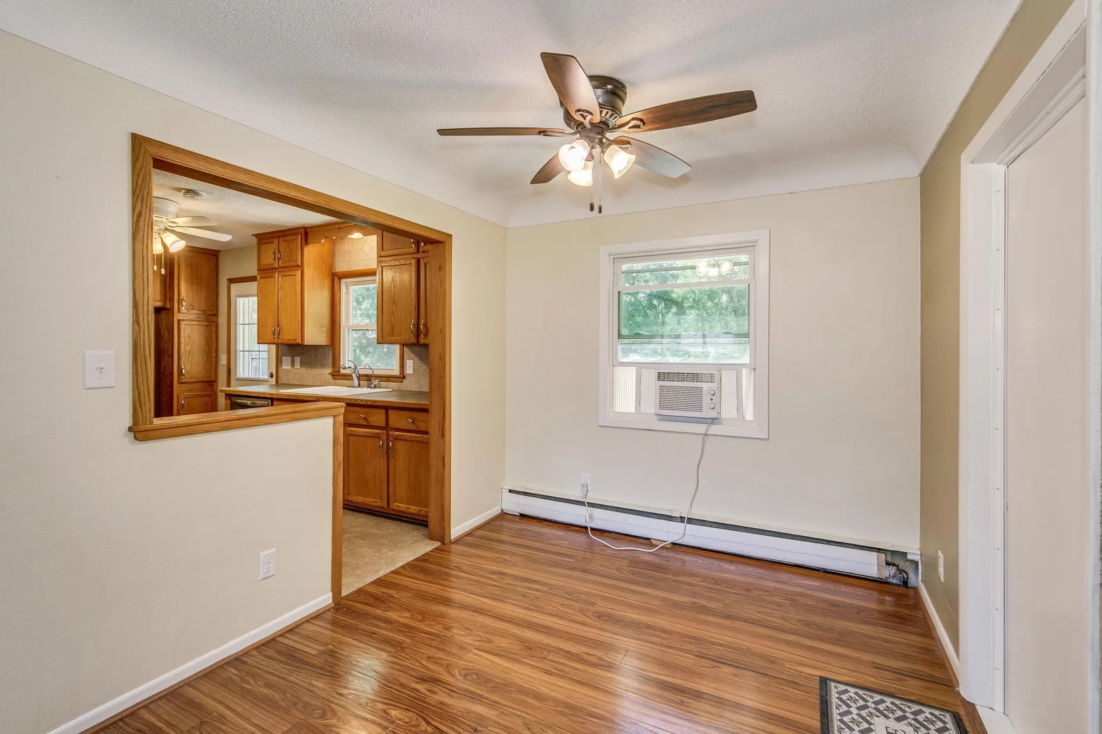 2643.1st.St (27).jpg