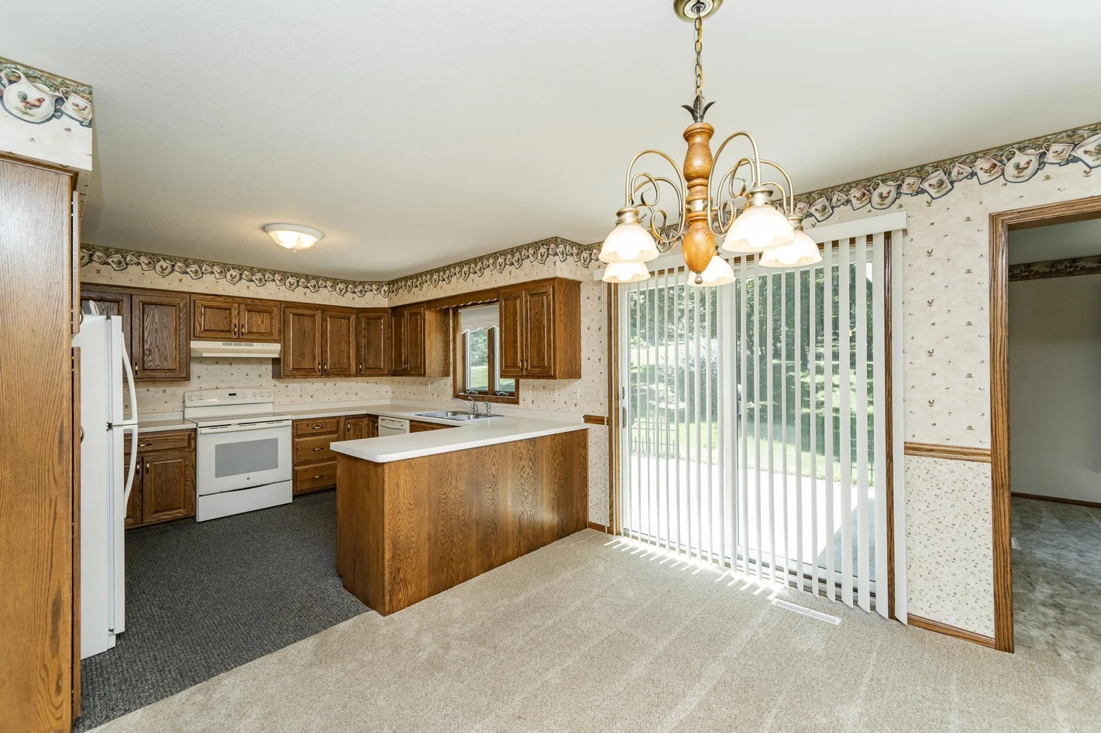 KITCHEN CUSTOM CABINETS