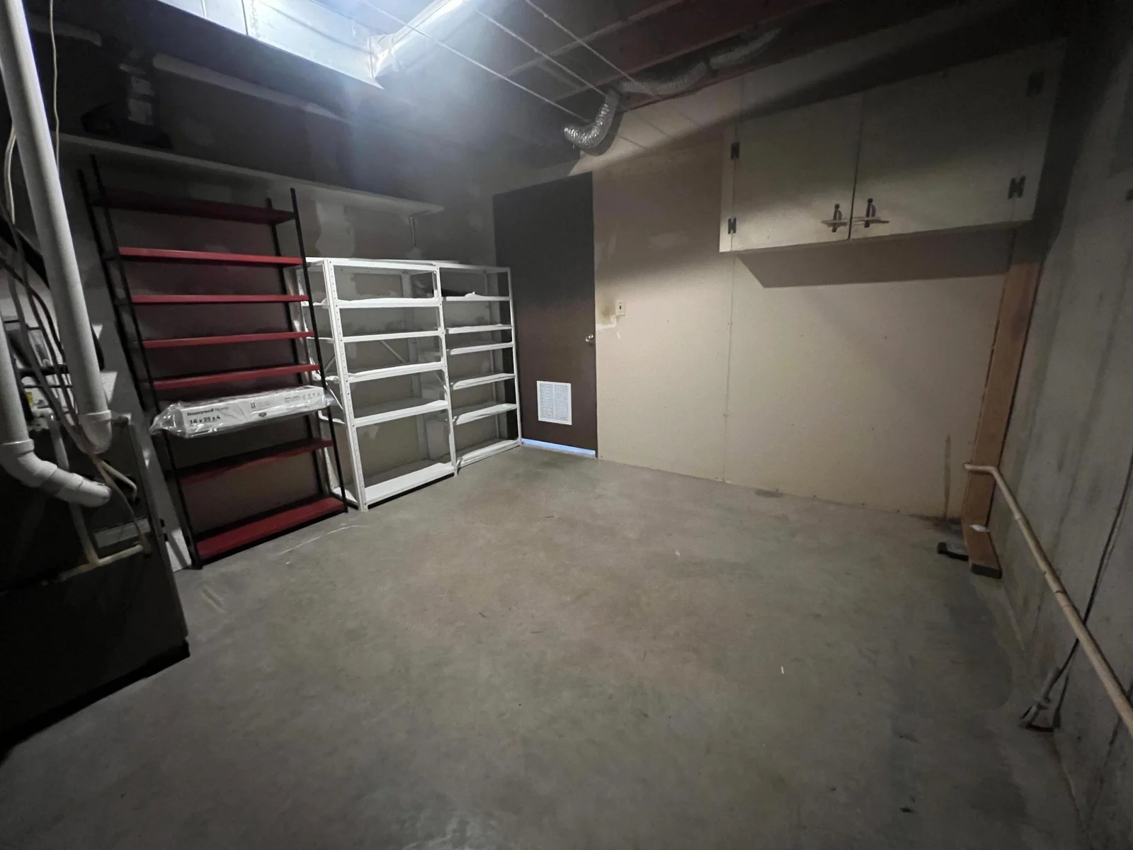 38 Utility Room.JPG