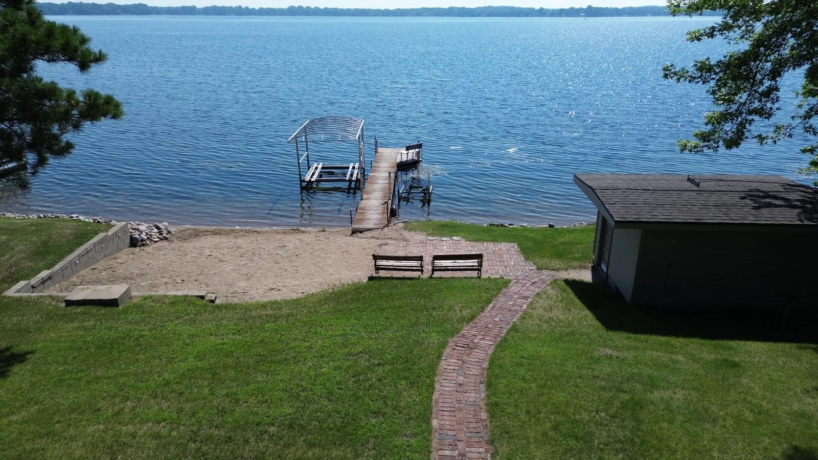 50 Pontoon Lift & Dock Included.JPG