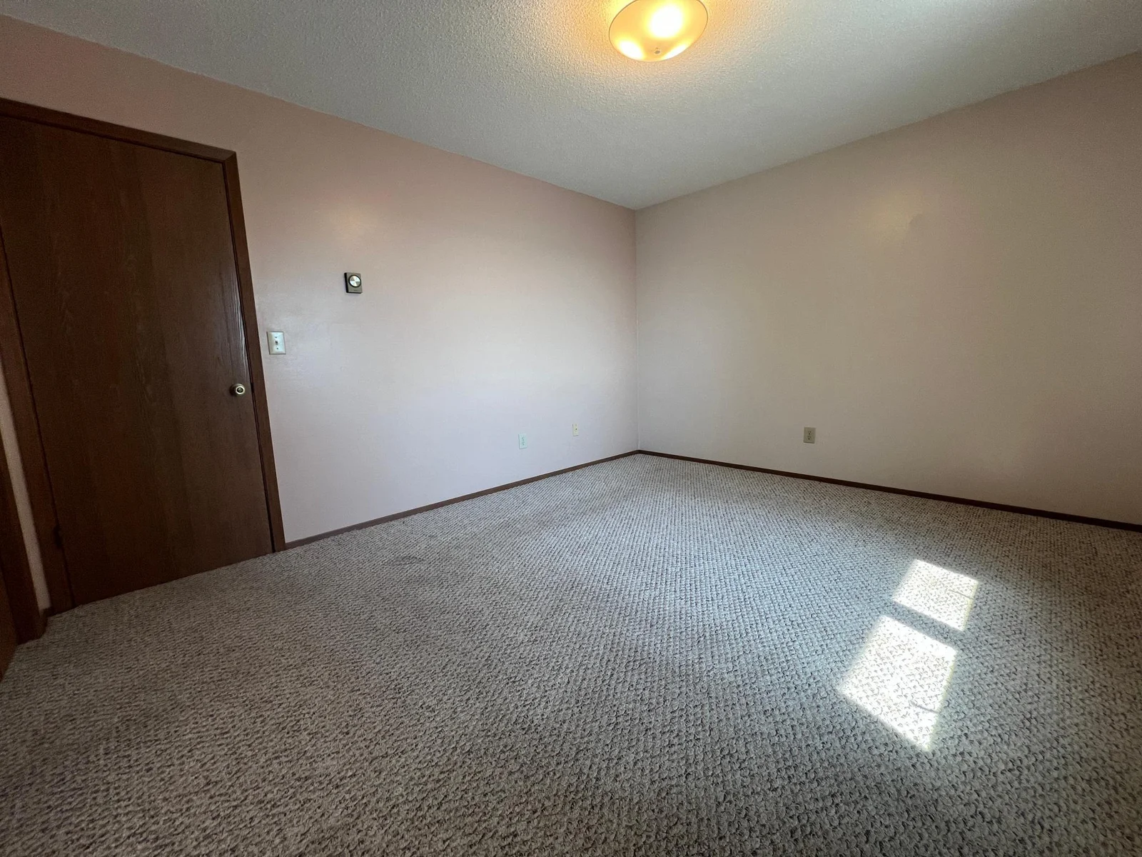 20 Primary Bedroom.JPG