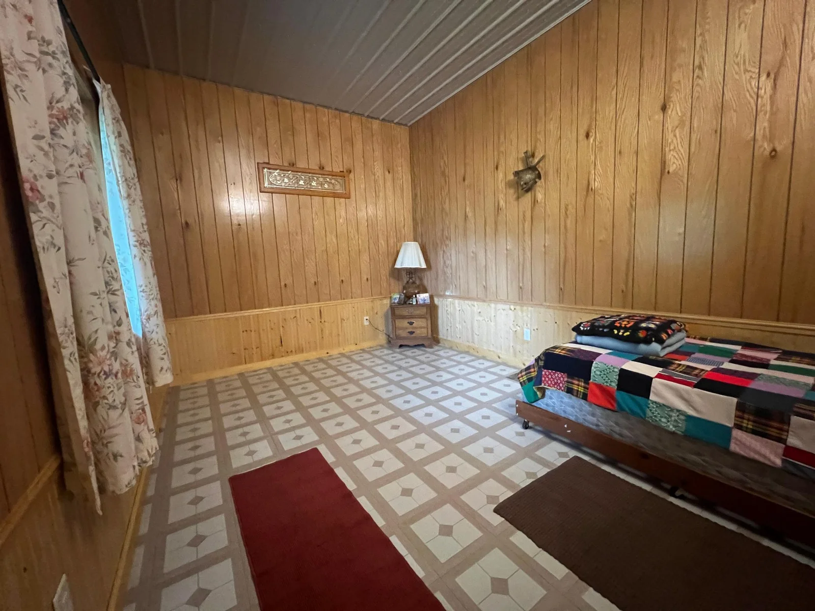 62 Pole Barn Bedroom 1.JPG