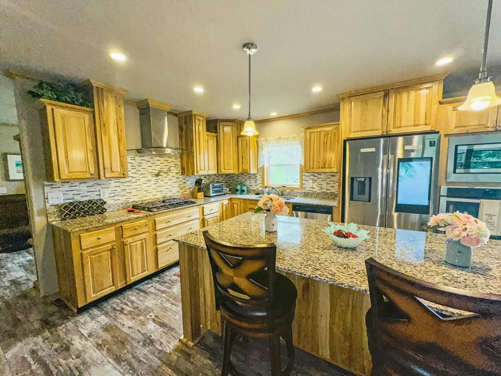 Kitchen Side Veiw.jpeg