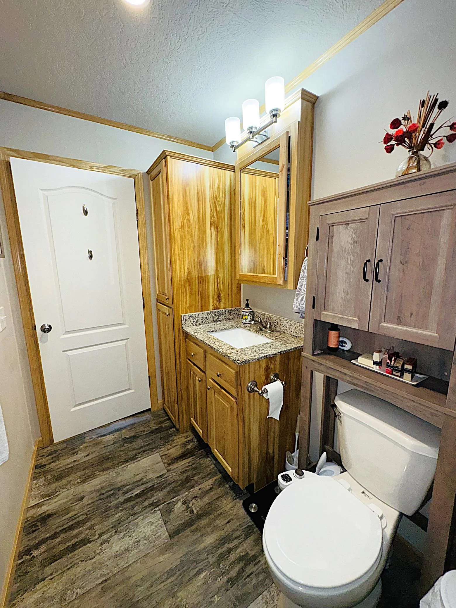 Guest Full Bath 3.JPG