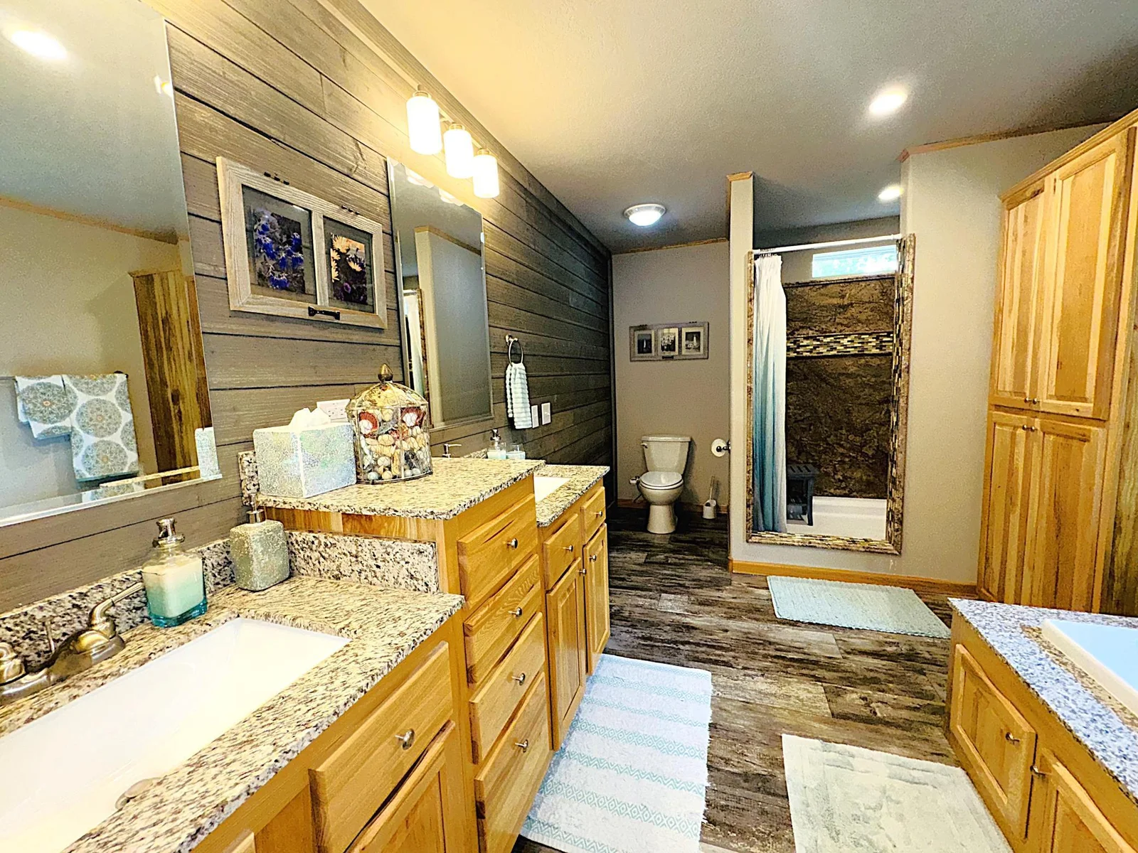 Bedroom 1 Bath.JPG