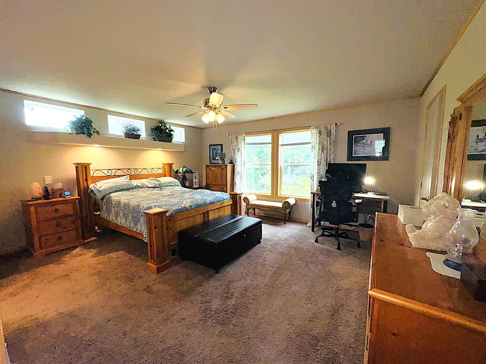 Bedroom 1 - 6.JPG