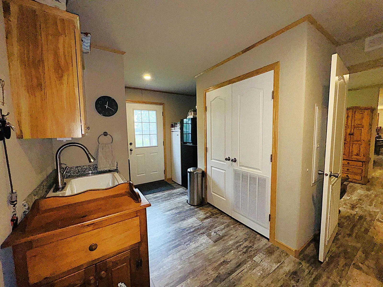 Entry Landry entrance.JPG