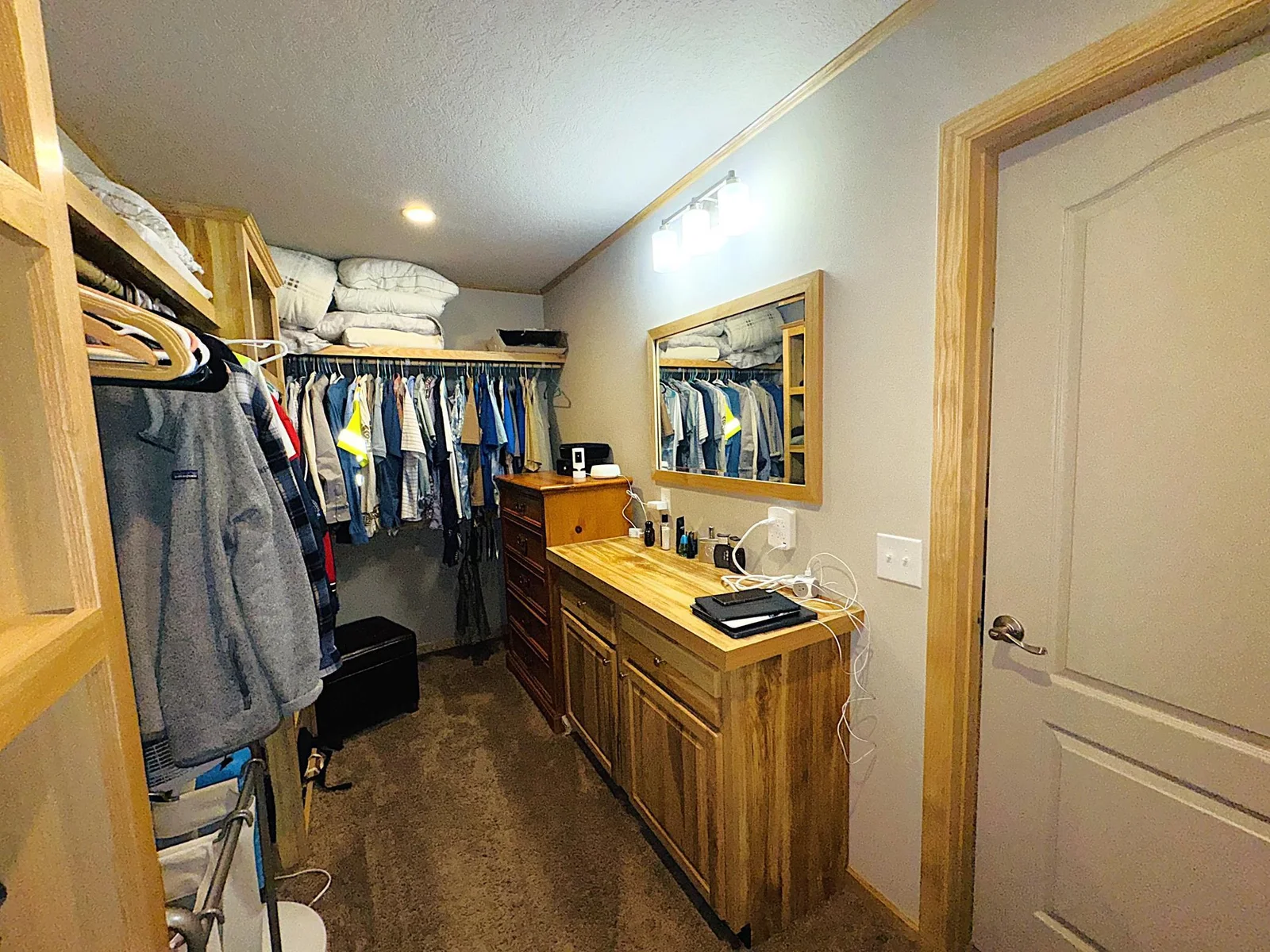 Bedroom One Walk in 3.JPG