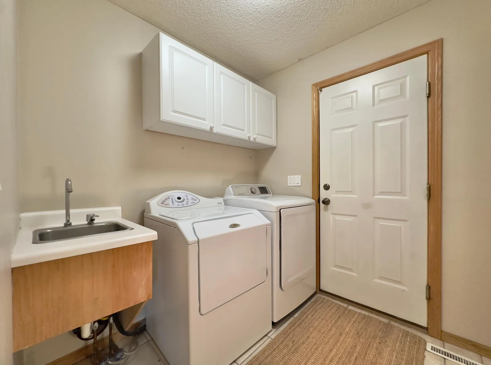 Main floor laundry!