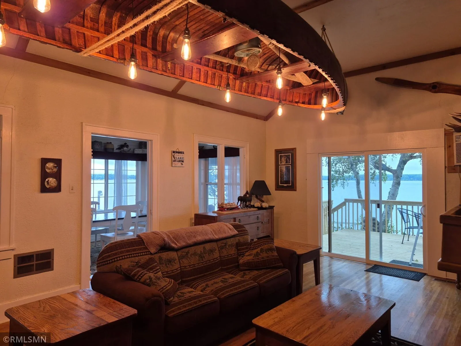 Living room to the lakeside deck