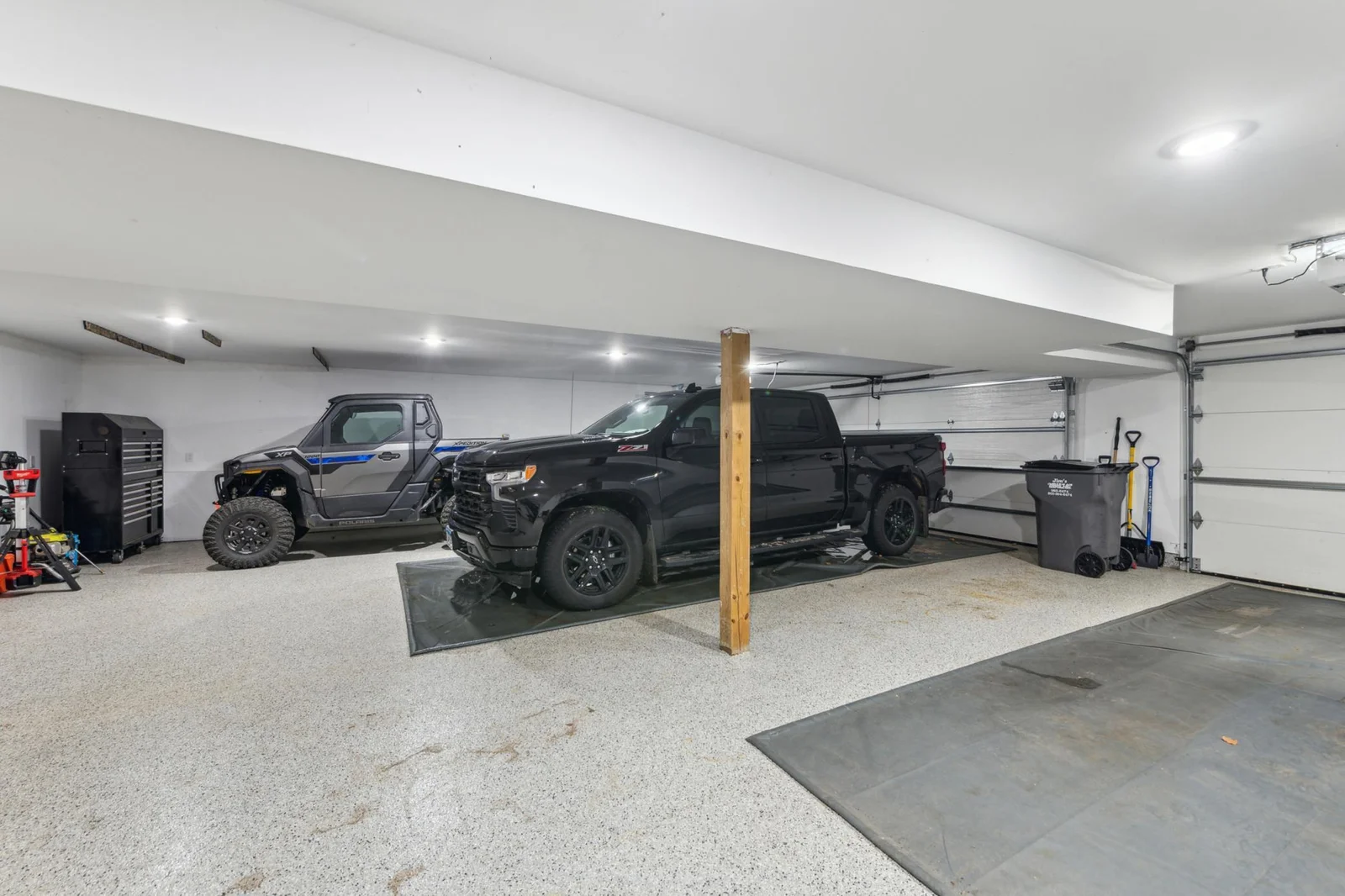 HUGE GARAGE!