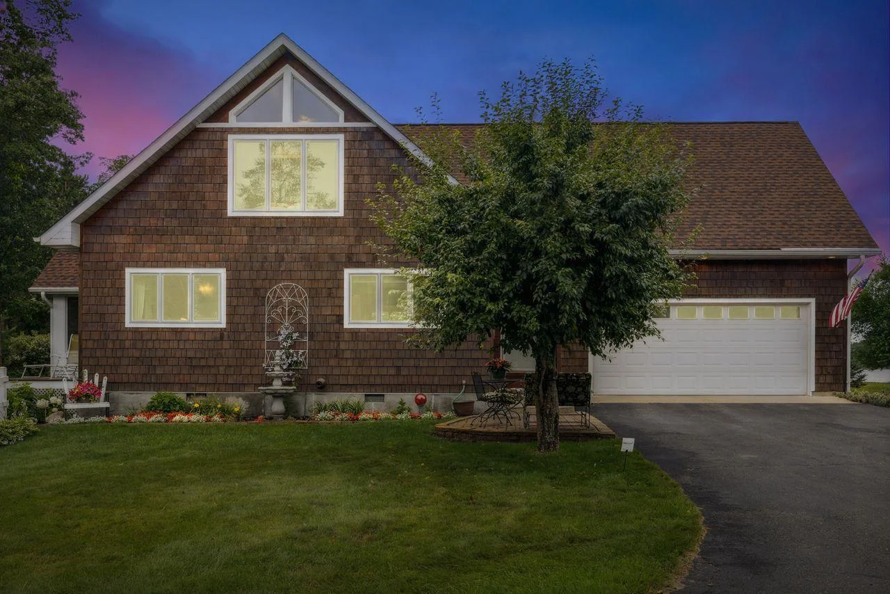 View of the front of the house from the driveway