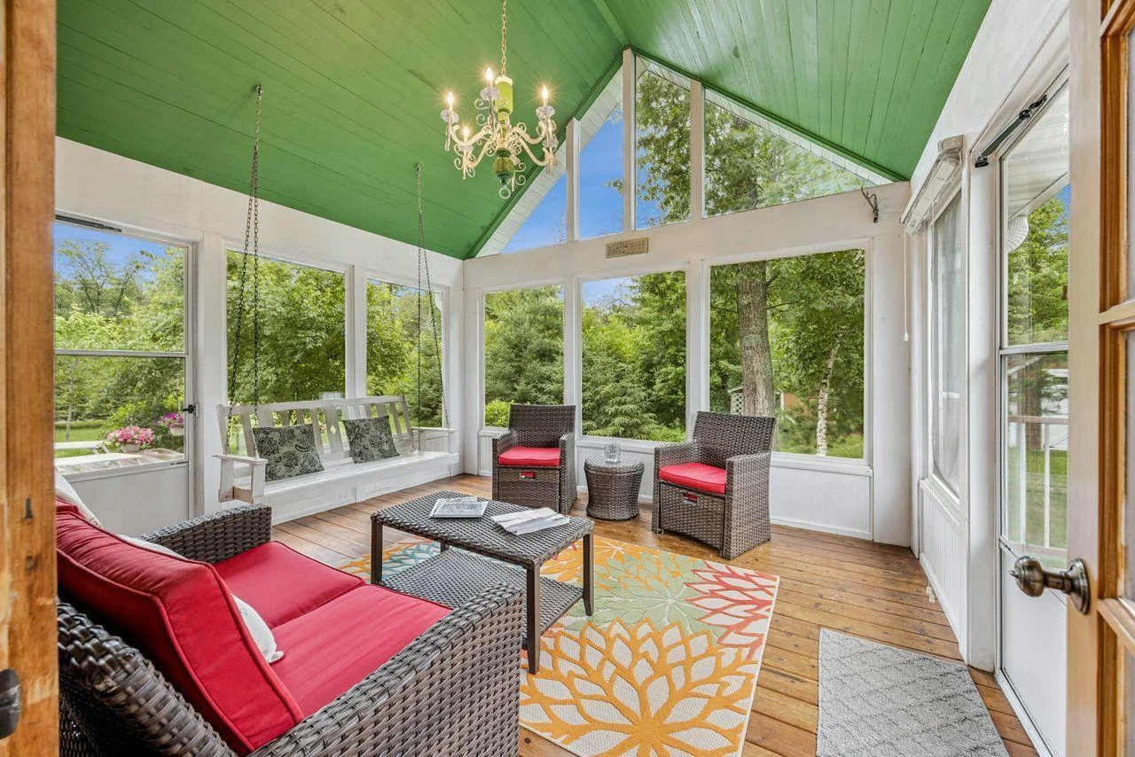 Very private screen porch.