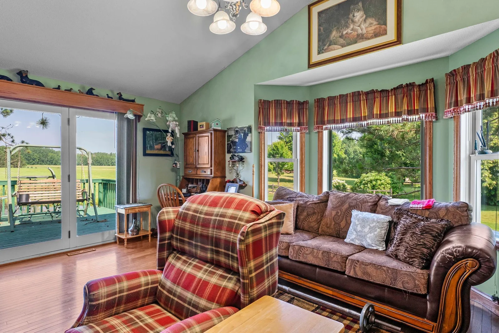 17-web-or-mls-19855 Edgewater Rd-75.jpg