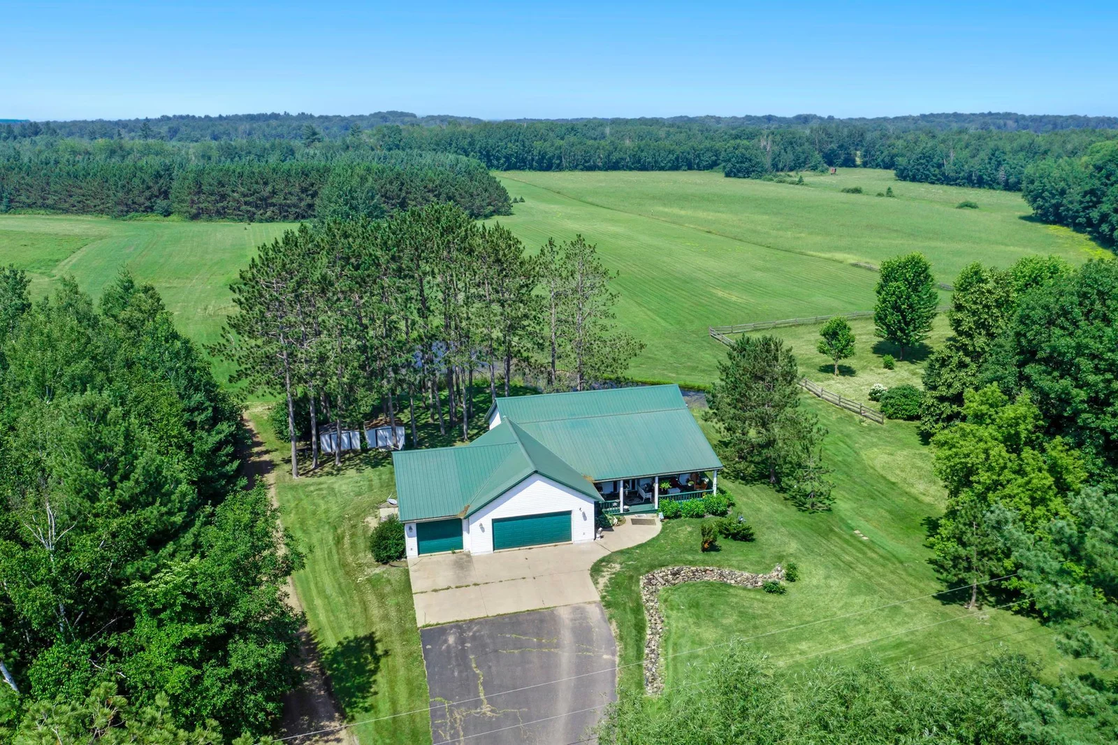 4-web-or-mls-19855 Edgewater Rd-13.jpg