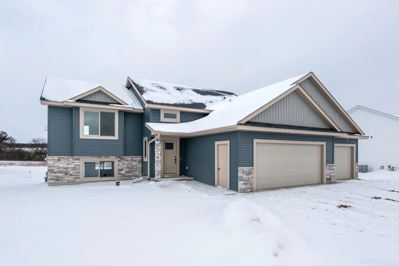 Photos are of a previously completed home with similar design and features. Actual selections, finishes, and materials may vary based on buyer choices and availability.
