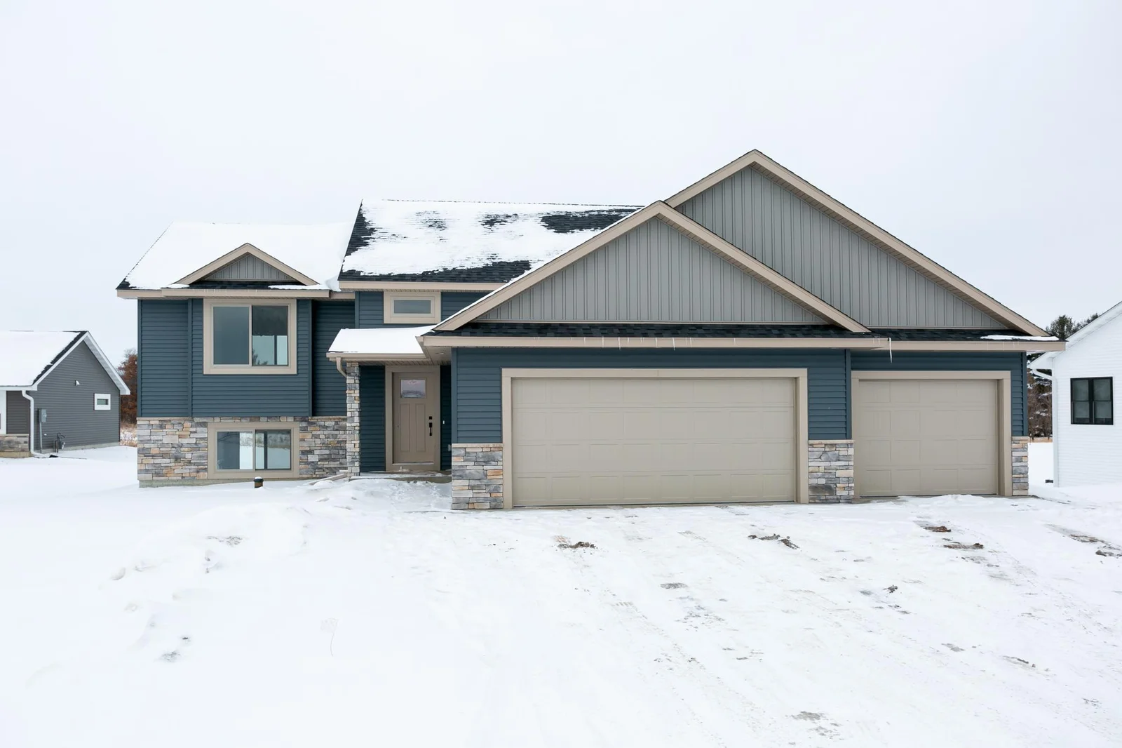 Photos are of a previously completed home with similar design and features. Actual selections, finishes, and materials may vary based on buyer choices and availability.
