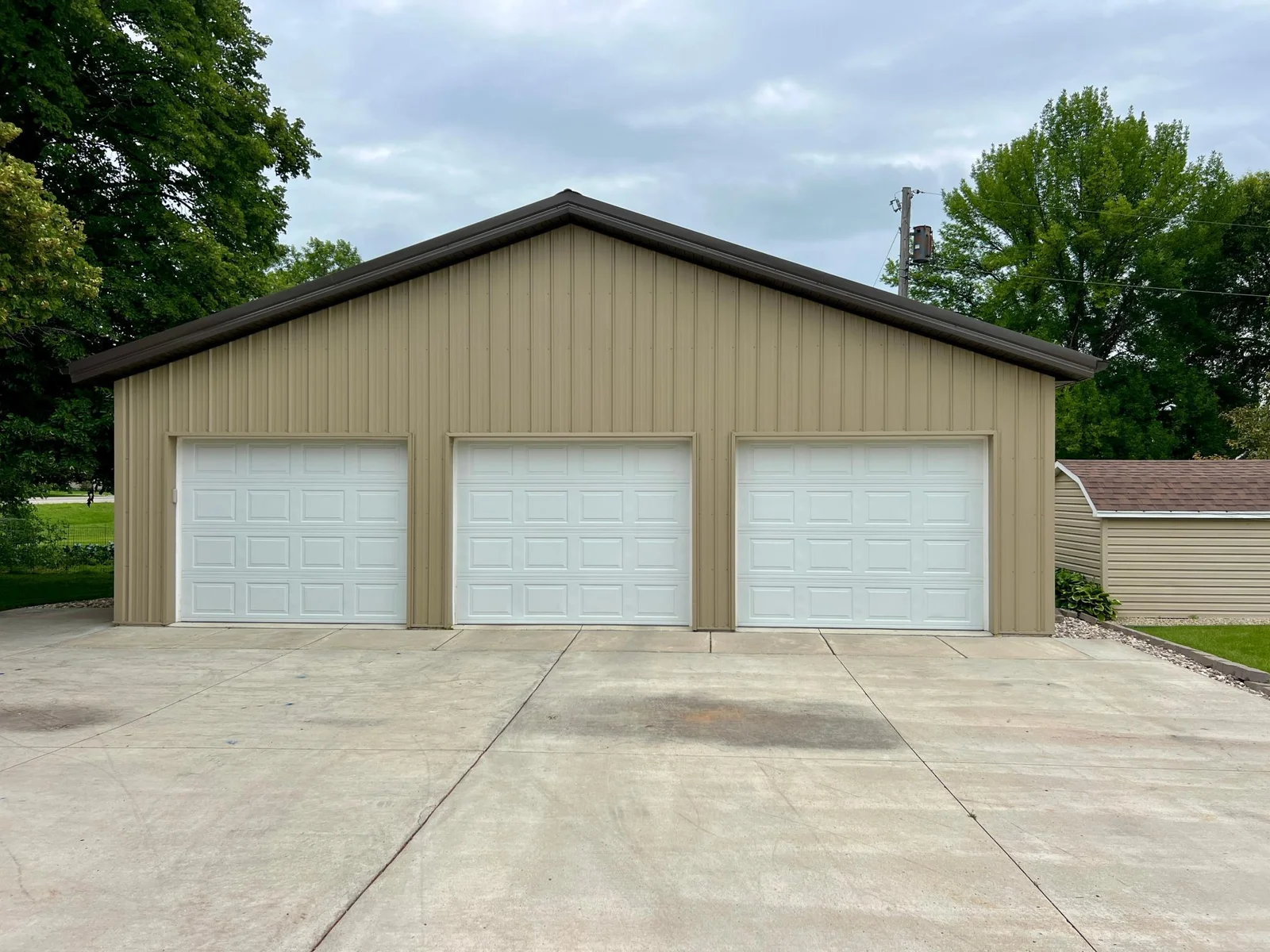 Oversized  3 Car Garage