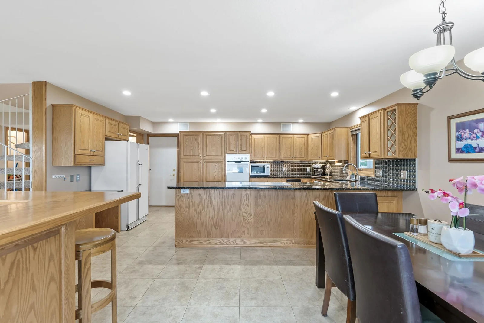 17_255_Crescent17_mls.jpg