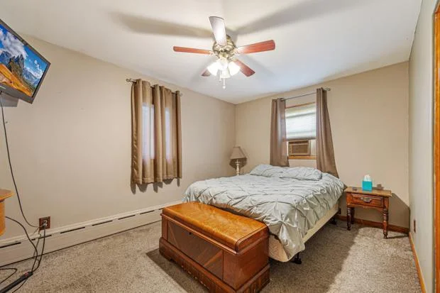 21 Bedroom 2.jpg