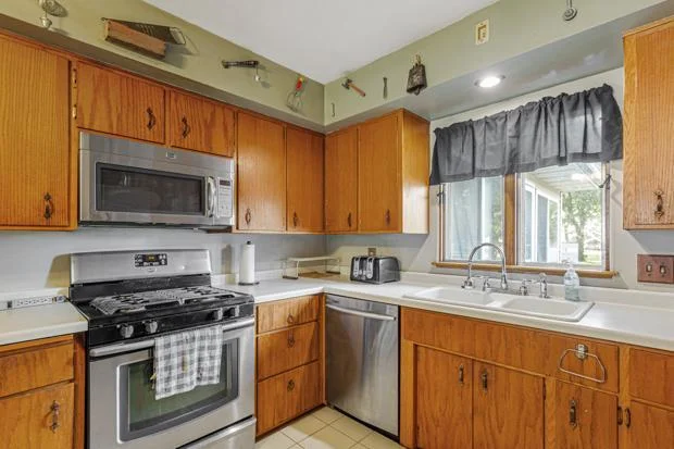 17 Kitchen.jpg