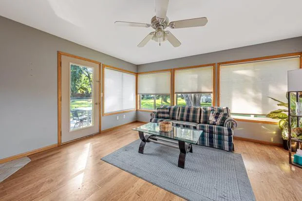 28 Sunroom.jpg
