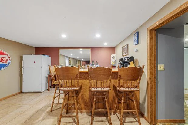 35 Kitchenette_lower.jpg