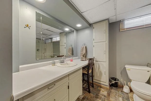 36 Bathroom_lower.jpg