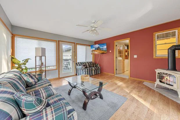 29 Sunroom.jpg