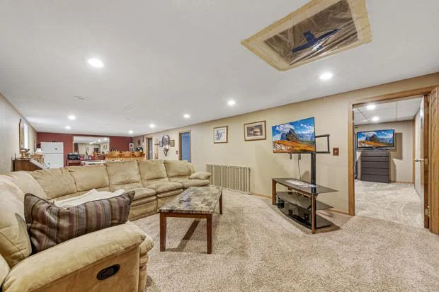 30 Family room_lower.jpg